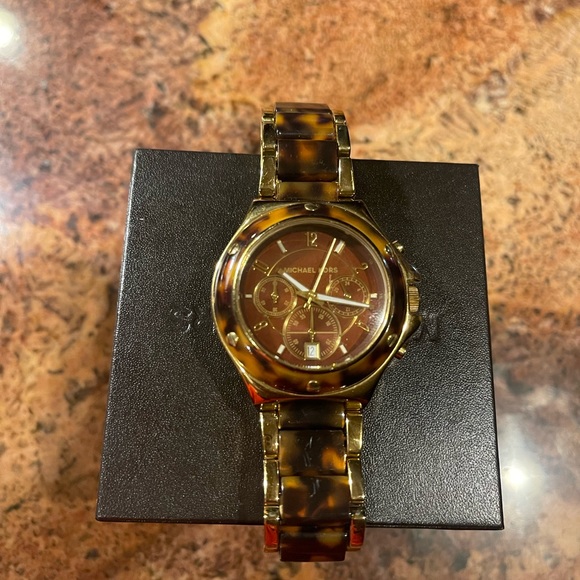 Michael Kors watch - Picture 3 of 3